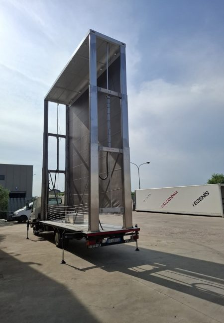 Centina elettro-idraulica completa di stabilizzatori idraulici con superficie espositiva