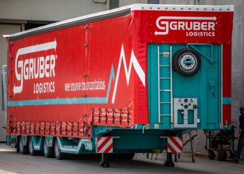 Realizzazione centina doppio piano per camion - Marcior Verona